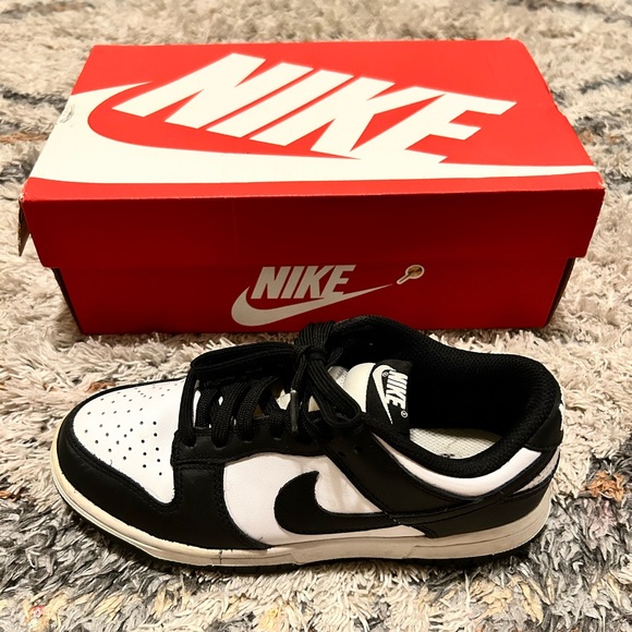 Panda Nike Dunks - Picture 1 of 2